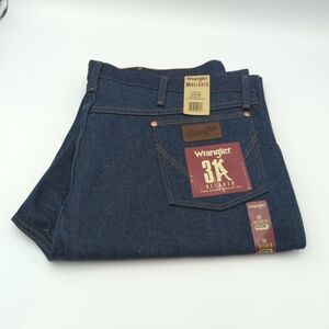 NWT Wrangler Men's Dark Blue Relaxed Jeans